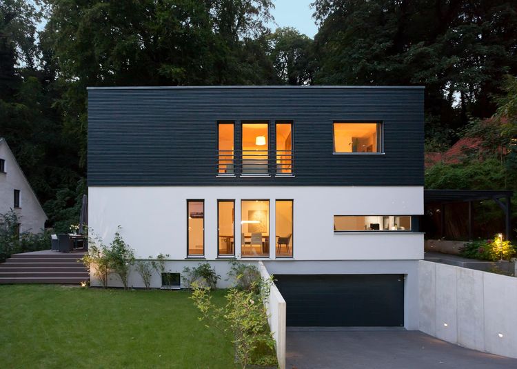 Modernes Einfamilienhaus in Holz-Tafelbauweise