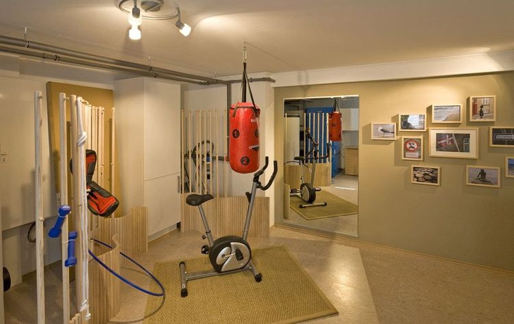 Hobby- und Fitnessraum im Keller