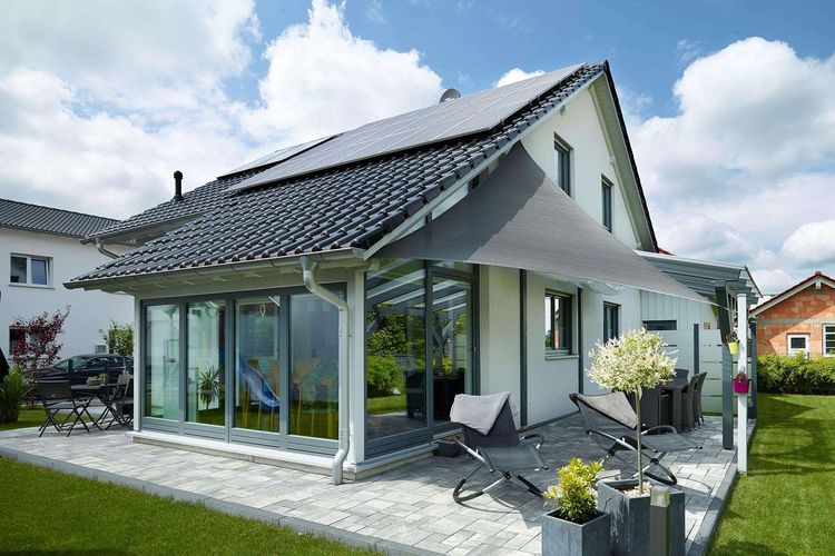 Einfamilienhaus "Sonnenhügel" mit weitläufiger Terrasse und großzügigem Wintergarten