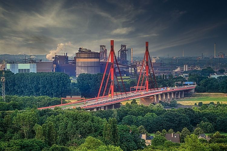 Anblick eines Industriegebietes in der Nähe von Duisburg