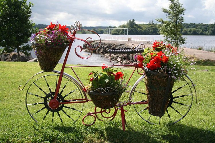Blumenkästen in Fahrradgestell