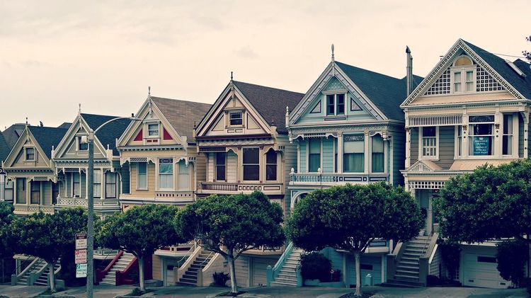 Reihe von älteren Häusern in San Francisco