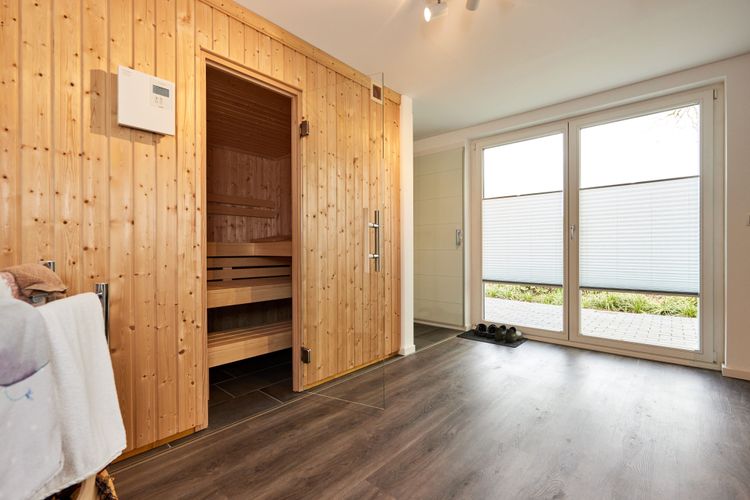 Indoor-Sauna aus Holz