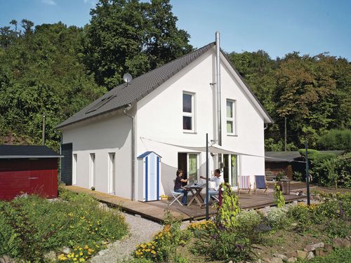 Satteldachhaus mit partieller Holzverschalung - Slideshow-Bild 3