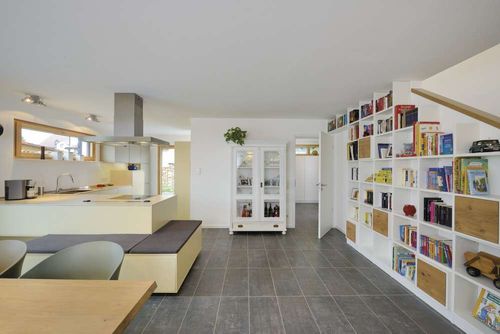 Energieeffizientes Doppelhaus im Bauhaus-Stil - Slideshow-Bild 6