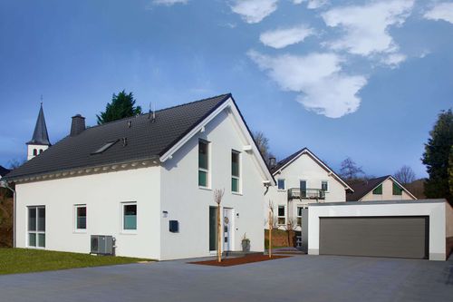 Einfamilienhaus mit schlichter Fassade - Slideshow-Bild 1