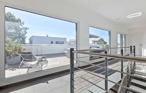 Bauhaus-Villa mit großer Dachterrasse - Slideshow-Bild 7