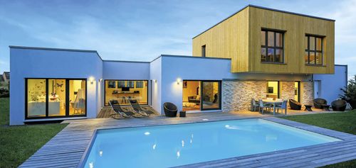 Modernes Architektenhaus mit Garten und Pool