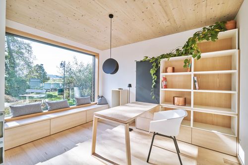 Das Büro des Musterhauses in innovativer Modulbauweise aus Holz, Musterhaus im Musterhauspark Ortenburg